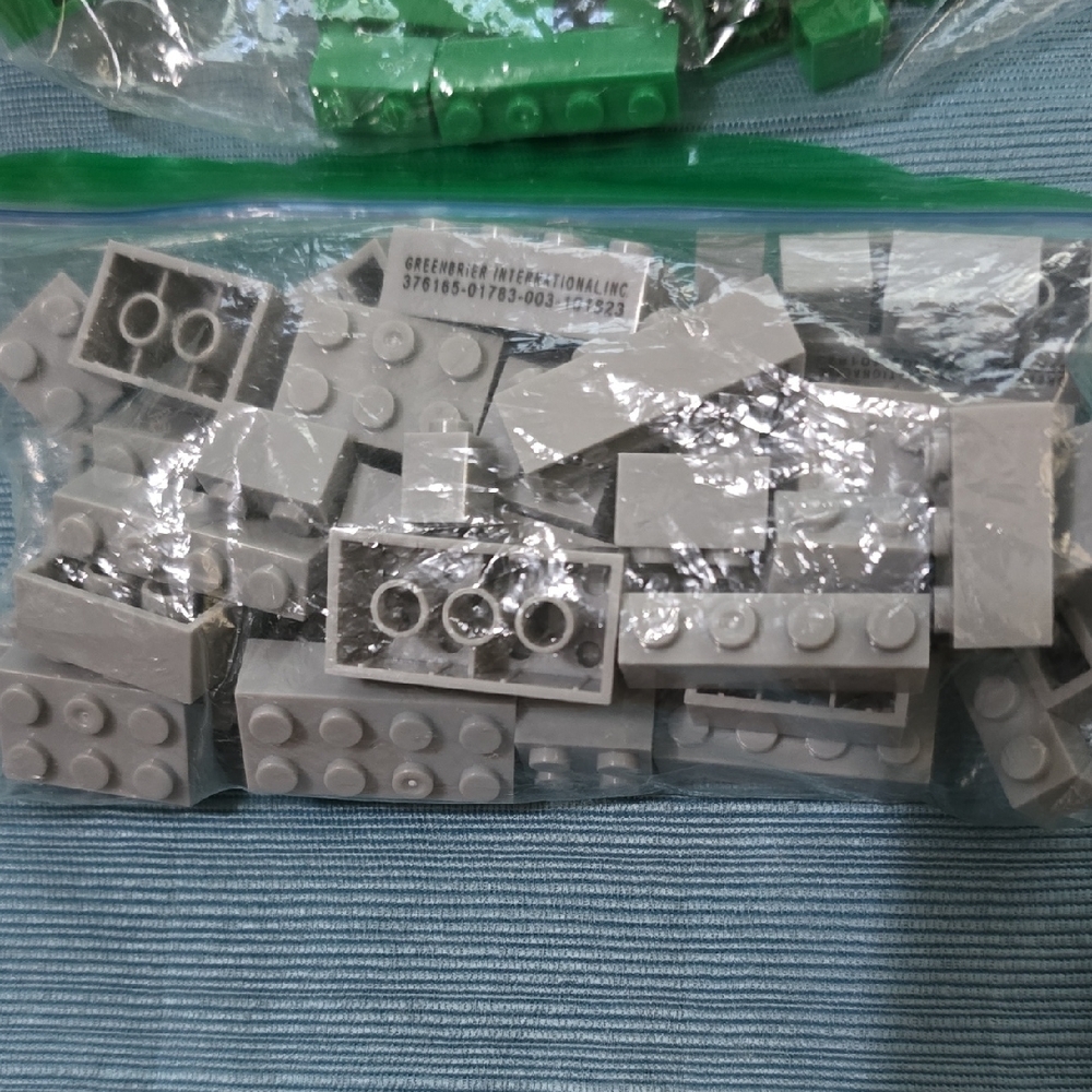 OFF Brand Building Block Set - Picture 4 of 6